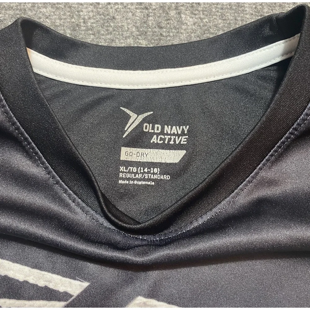 Old Navy Boys XL 14/16 Go-Dry Active Long Sleeve Soccer Graphic Shirt Black